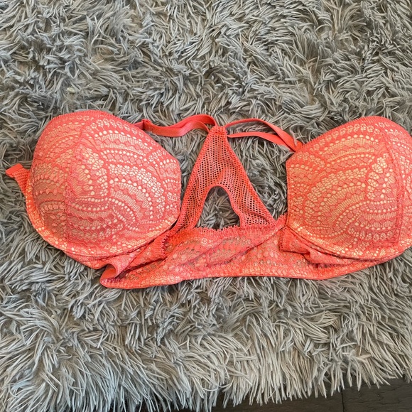 Victoria Secrets Bra - Picture 3 of 4